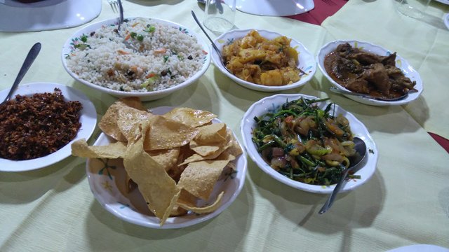 sri_lankan_food_-_nattinee_limkitisupasin_and_group_from_thailand_2016_6.jpg
